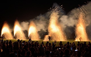 20160723手筒花火_観光協会HPより