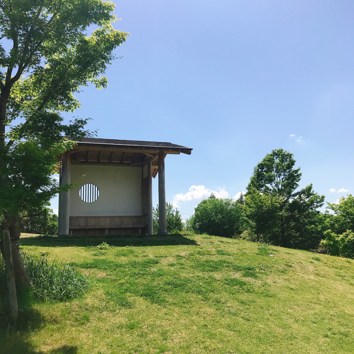 花山公園の東屋_正面から