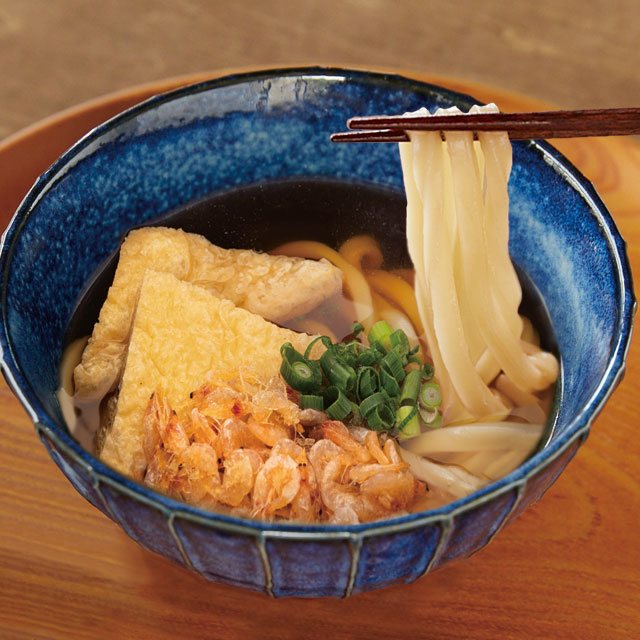 桜えびとお揚げのうどん_麺上げ