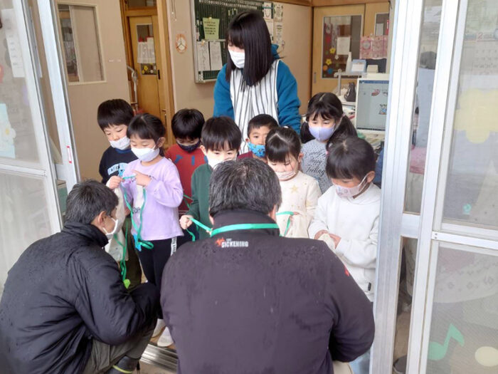 年長さんからお礼のメダル