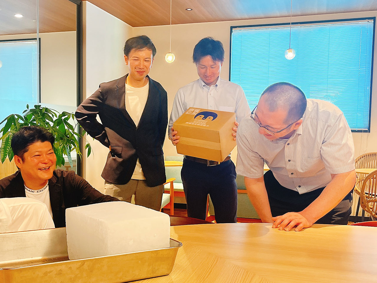 南極氷と五代目、部署マネージャー